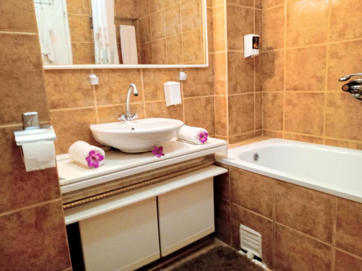 Central Lakeside Apartment Ohrid Bagian luar foto